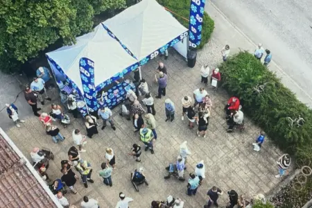 Jimmie Åkessons besök bild uppifrån